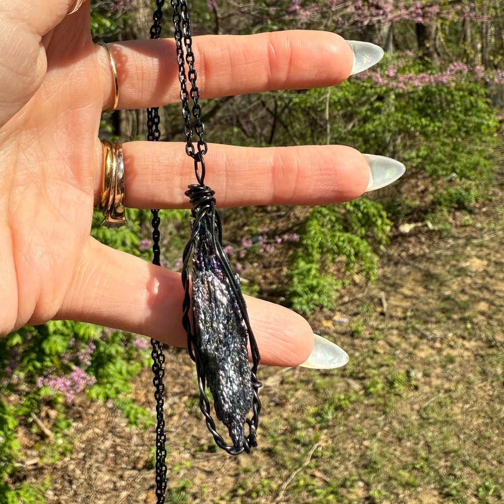 Statement Carbide Stone Necklace - image 1